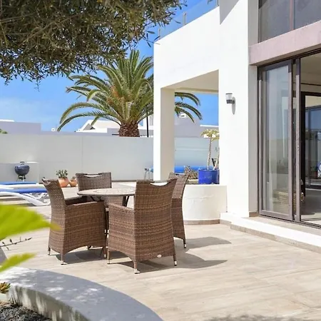 Luxury Near 1km Swimming Pool Tennis Court Great For Ages Villa