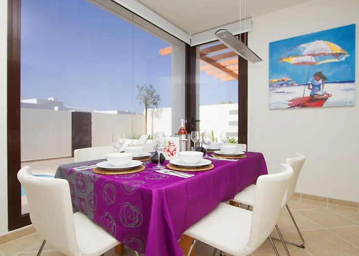 Luxury Near 1km Swimming Pool Tennis Court Great For Ages