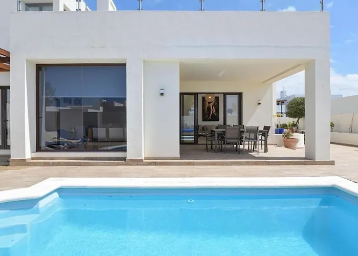 Luxury Near 1km Swimming Pool Tennis Court Great For Ages Villa Playa Blanca