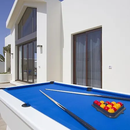 Villa Luxury Near 1km Swimming Pool Tennis Court Great For Ages *