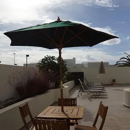 Villa Luxury Near 1km Swimming Pool Tennis Court Great For Ages Playa Blanca (Lanzarote)