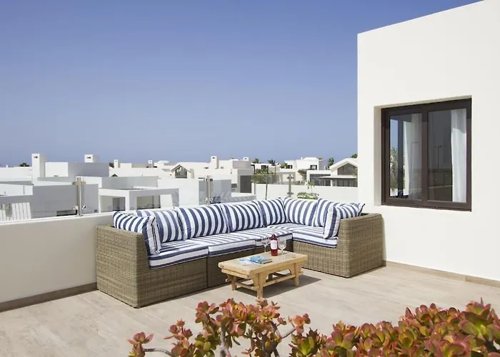 Luxury Near 1km Swimming Pool Tennis Court Great For Ages Vila