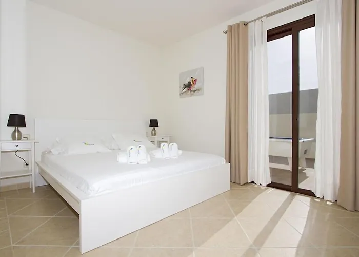 Luxury Near 1km Swimming Pool Tennis Court Great For Ages 빌라 *