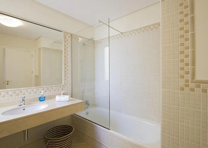 Luxury Near 1km Swimming Pool Tennis Court Great For Ages 빌라 *